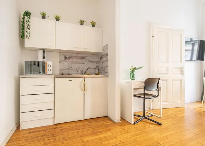 Friendly 2br Near Rennweg & Belvedere Palace Apartment *