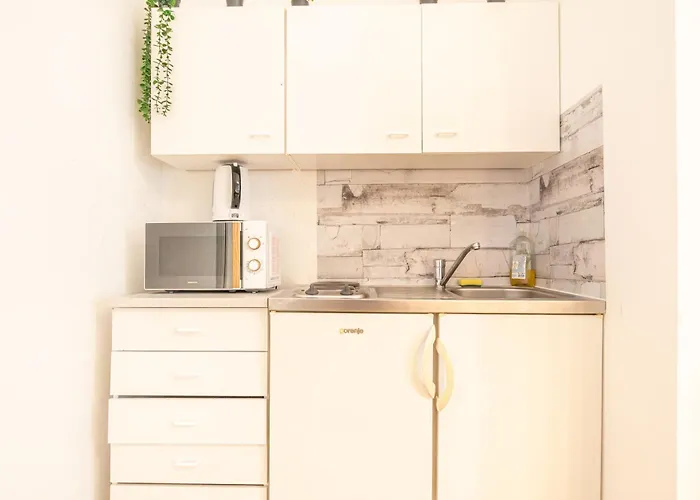 Friendly 2br Near Rennweg & Belvedere Palace *