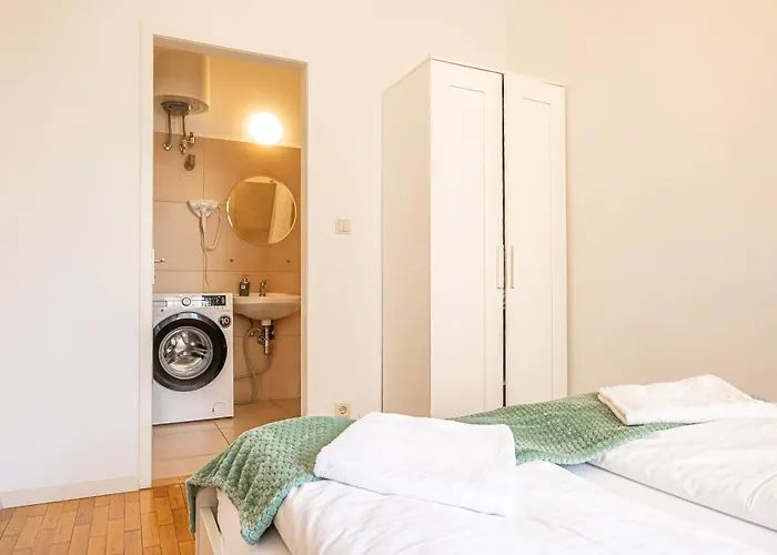 Friendly 2br Near Rennweg & Belvedere Palace