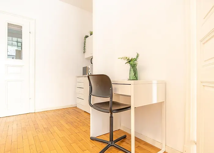 Friendly 2br Near Rennweg & Belvedere Palace Apartment *