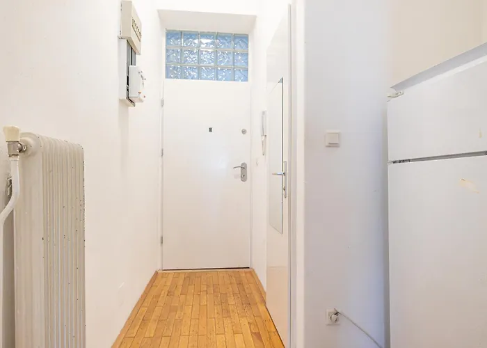 Friendly 2br Near Rennweg & Belvedere Palace Apartment *
